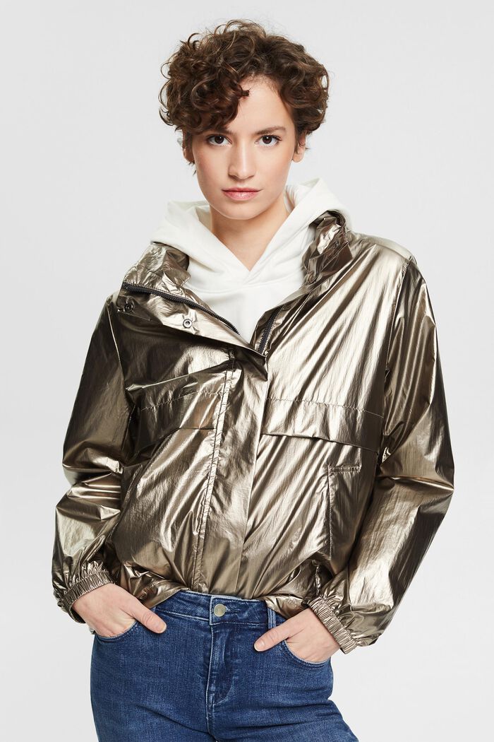 Made of recycled material: metallic jacket