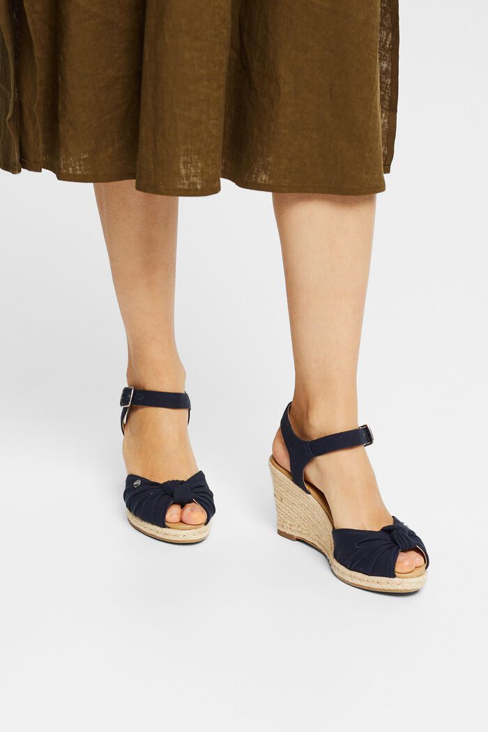 Wedge heel sandals with knot detail