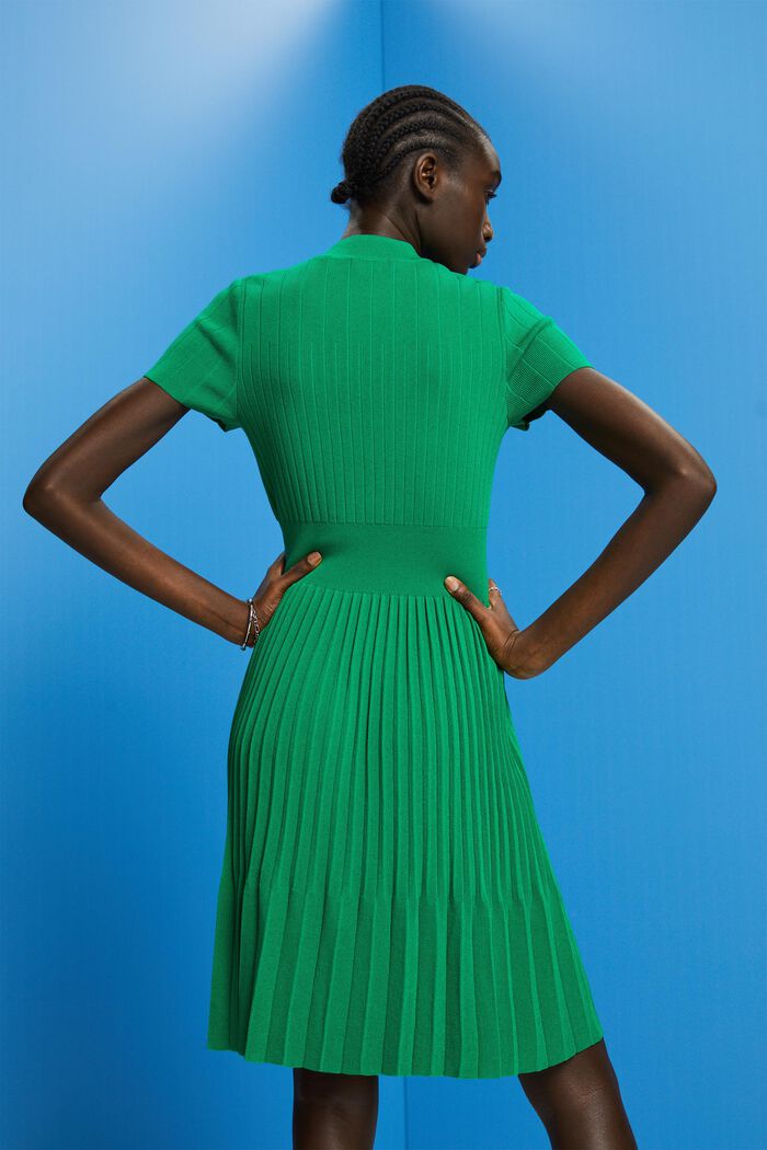 Mockneck pleated midi dress with short-sleeves, EMERALD GREEN, detail image number 3