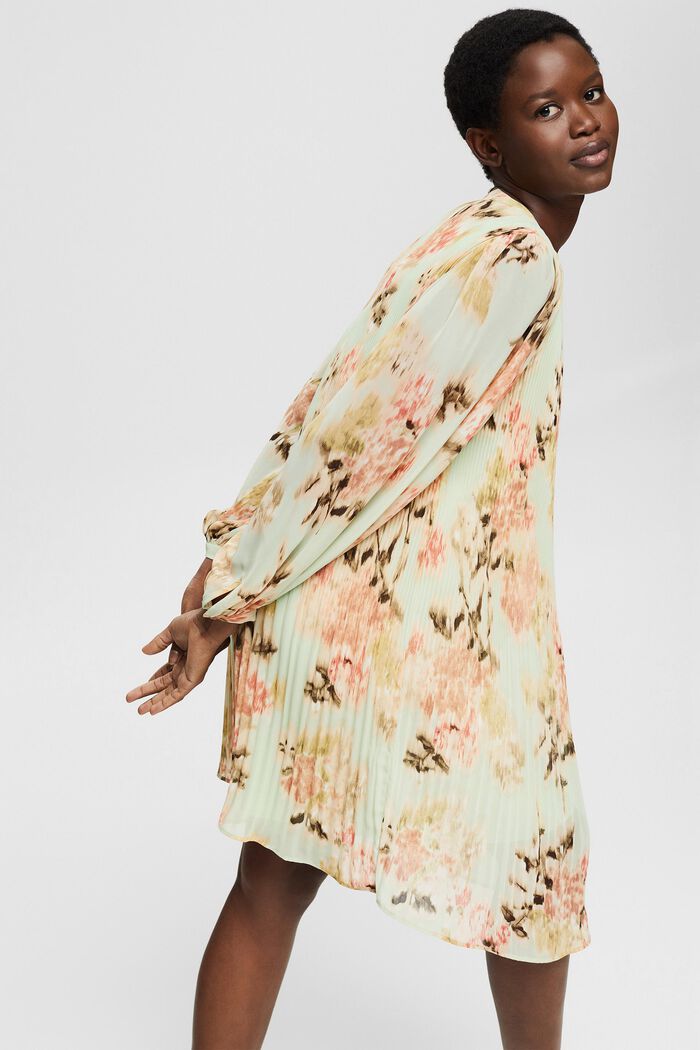 Made of recycled material: chiffon dress with a floral pattern, PASTEL GREEN, detail image number 4