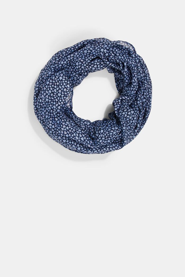 Made of recycled material: snood with a mille-fleurs pattern