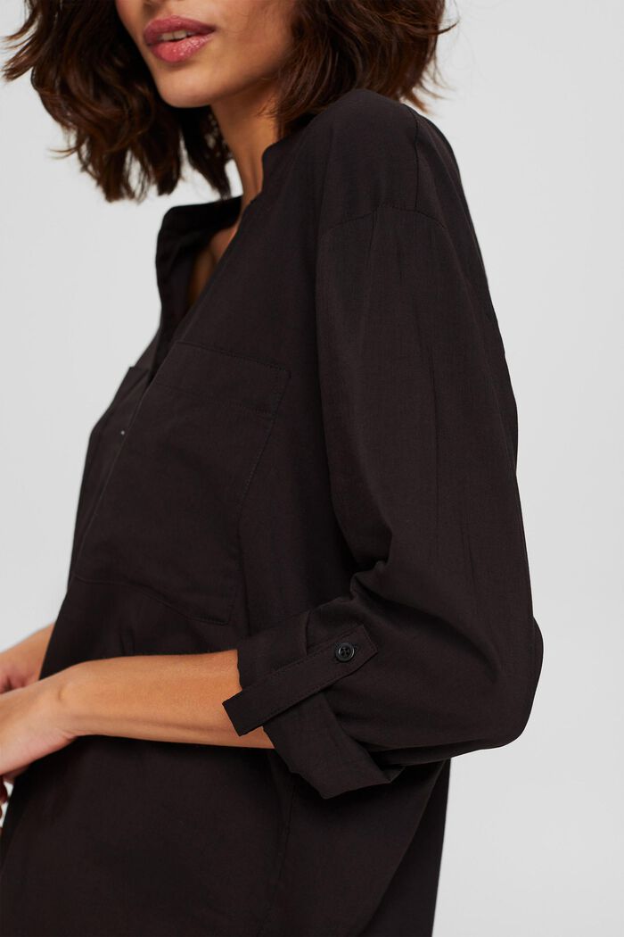 Blouse with a cup-shaped neckline and pockets, BLACK, detail image number 2
