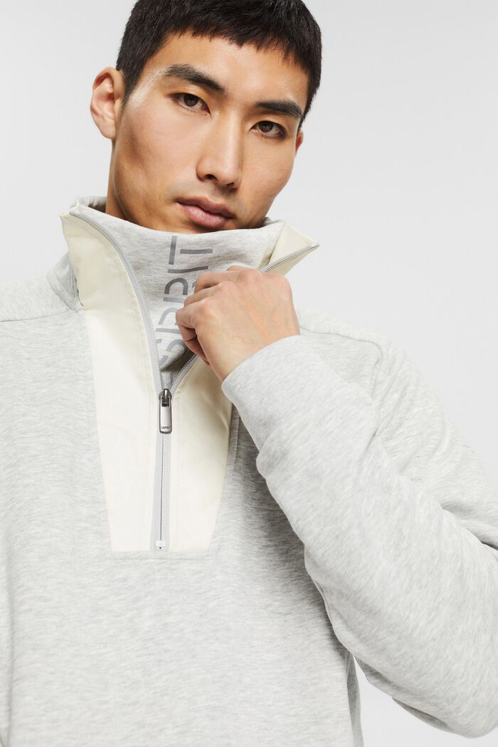 Made of recycled material: Zip-neck sweatshirt with a logo trim, LIGHT GREY, detail image number 6