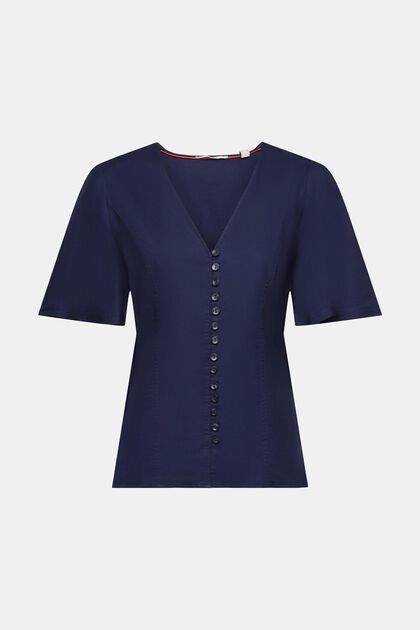 Waisted blouse with buttons