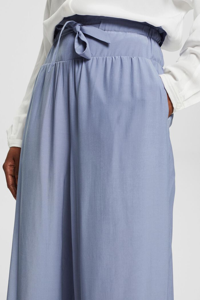 Trousers with a wide leg, made of LENZING™ ECOVERO™, LIGHT BLUE LAVENDER, detail image number 2