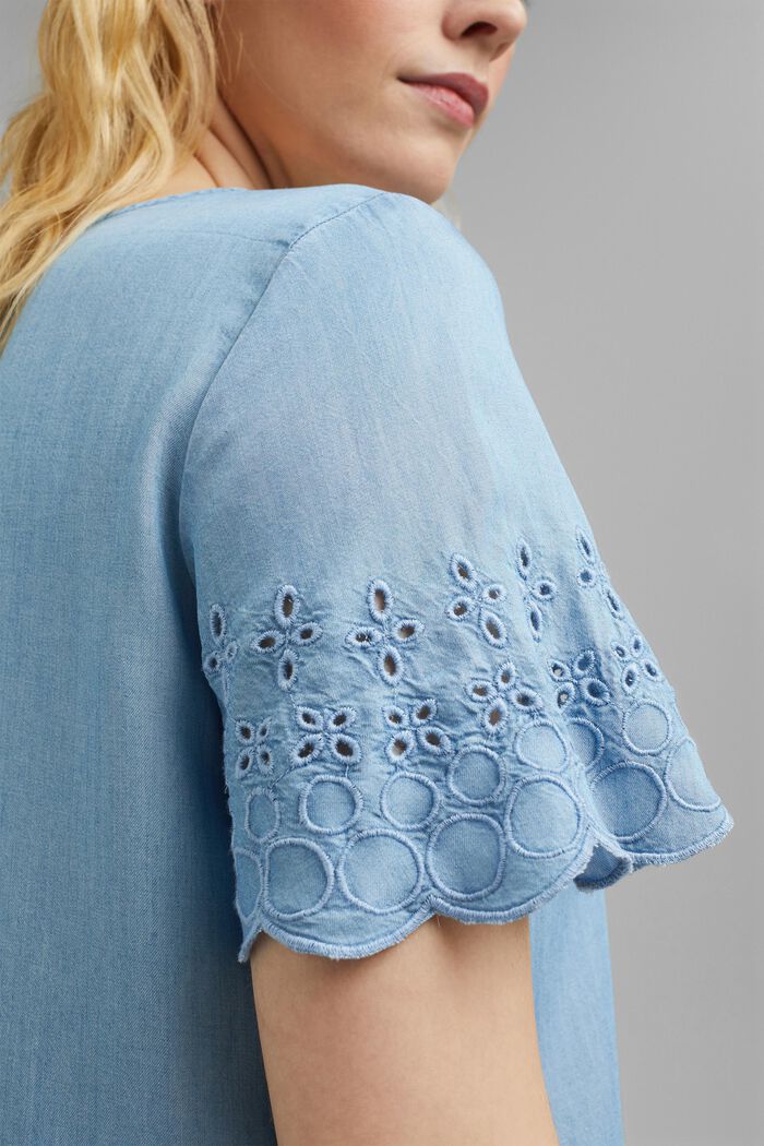 Made of TENCEL™: Denim blouse with embroidery, BLUE LIGHT WASHED, detail image number 2