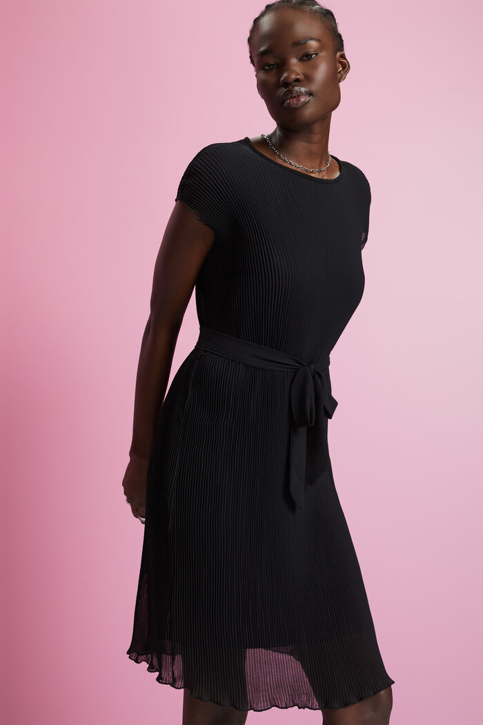Sleeveless plissé dress, LENZING™ ECOVERO™, BLACK, detail image number 4