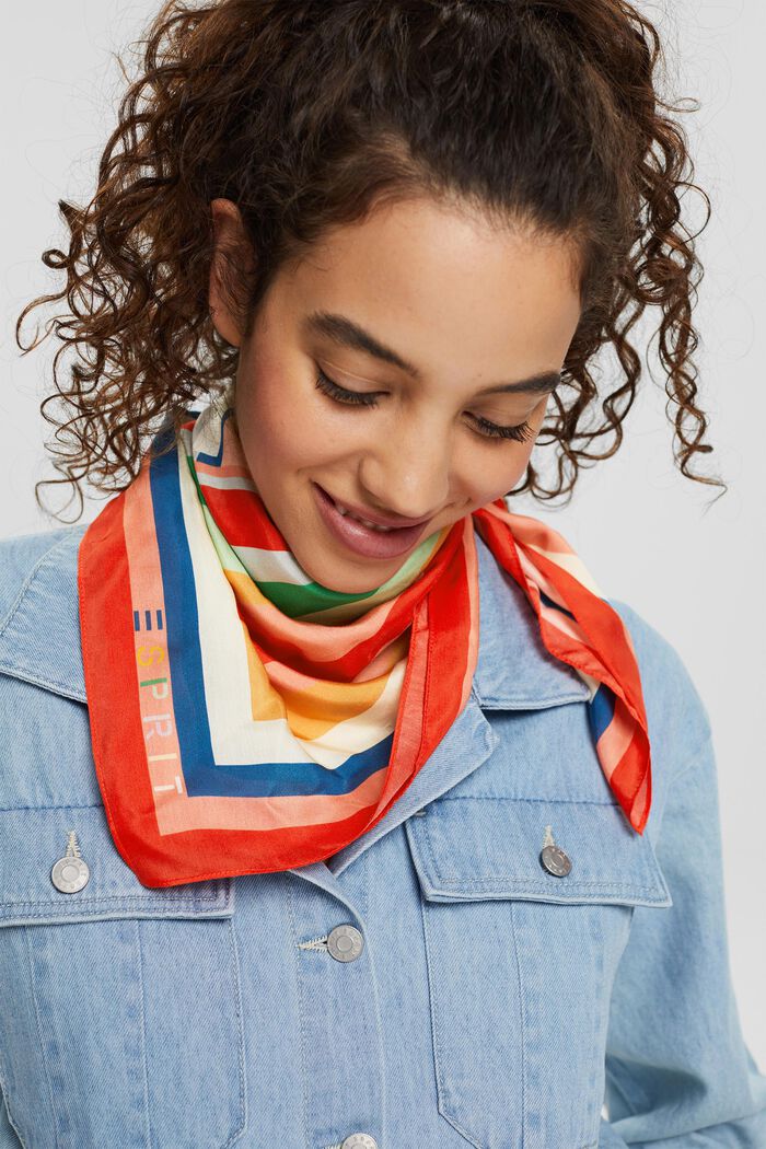 Patterned scarf with silk