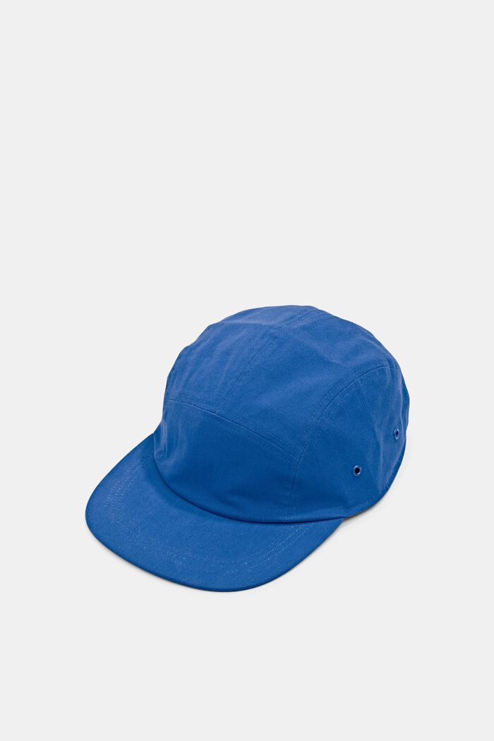 Cap with a straight brim