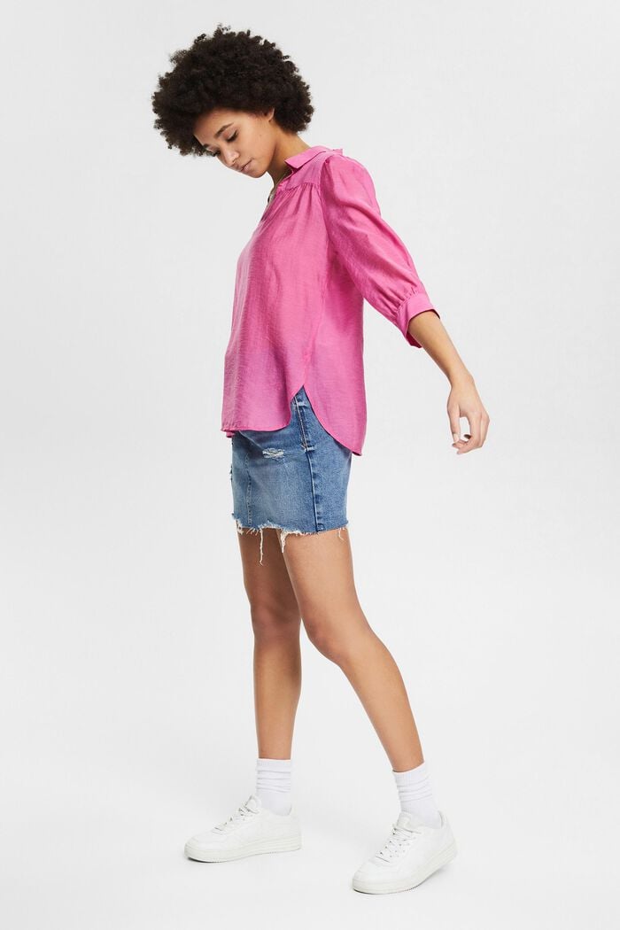 Lightweight blended linen blouse with a turn-down collar