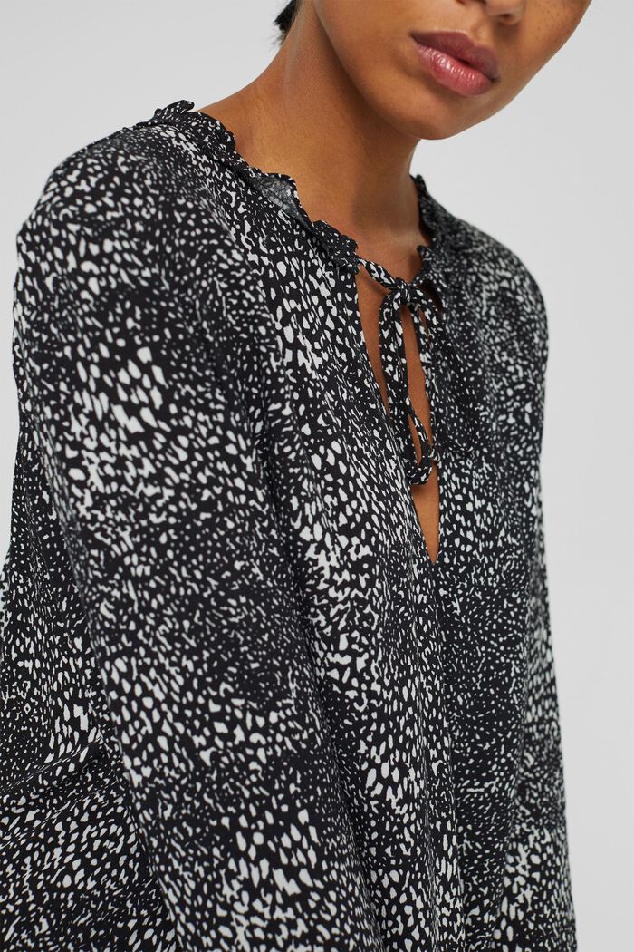 Crêpe blouse made of LENZING™ ECOVERO™, BLACK, detail image number 2