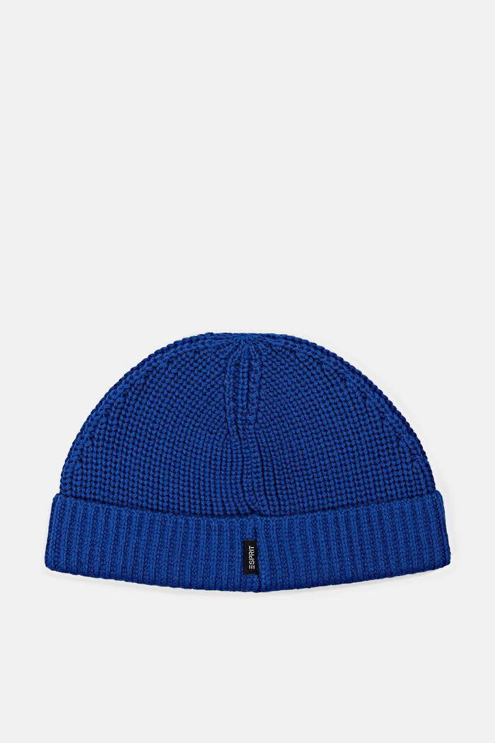Short beanie made of cotton