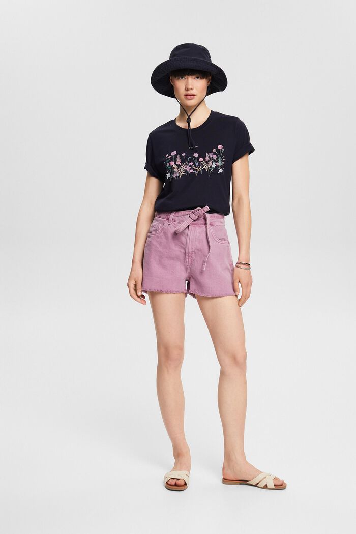 T-shirt with a floral print
