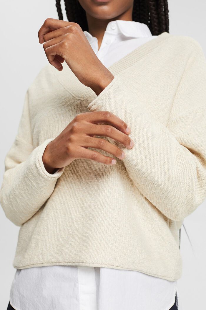 Blended linen: V-neck jumper, SAND, detail image number 5