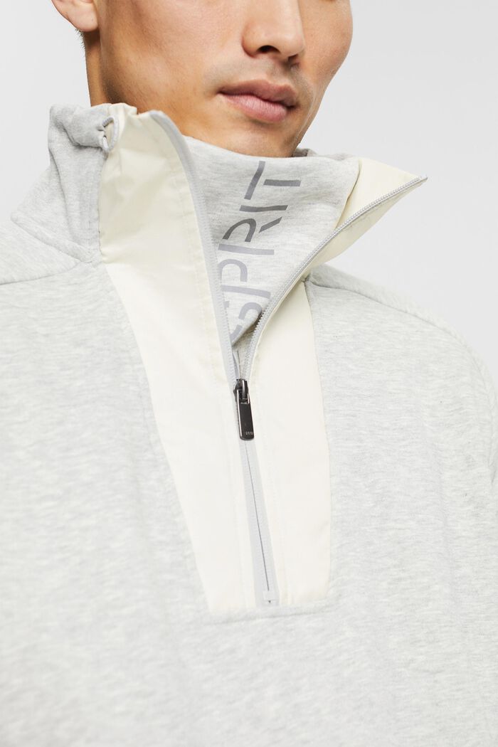 Made of recycled material: Zip-neck sweatshirt with a logo trim, LIGHT GREY, detail image number 2