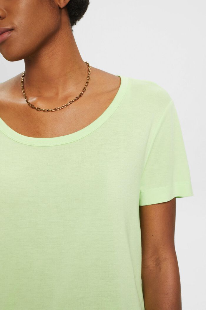 Viscose T-shirt with a wide round neckline, CITRUS GREEN, detail image number 2