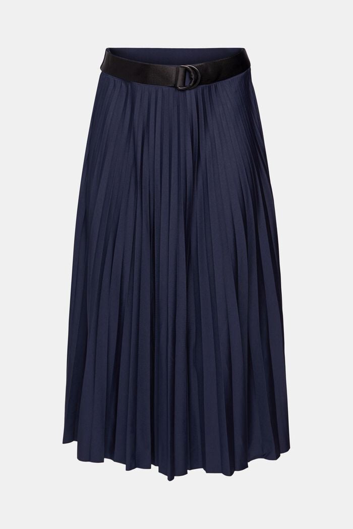 Pleated skirt with belt