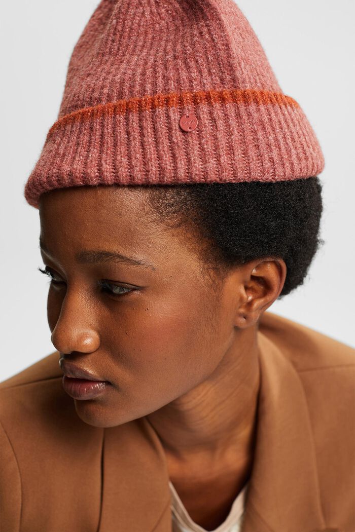 Made of recycled material: knitted hat with contrast stripes, TERRACOTTA, detail image number 2