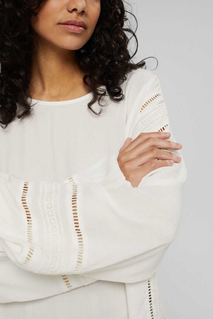 Blouse with broderie anglaise made of LENZING™ ECOVERO™, OFF WHITE, detail image number 2
