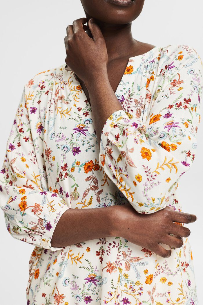Blouse with a floral pattern
