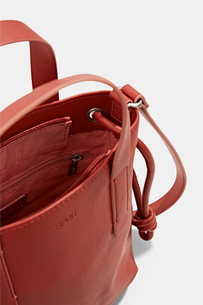 Vegan: Faux leather shoulder bag, CORAL RED, detail image number 4