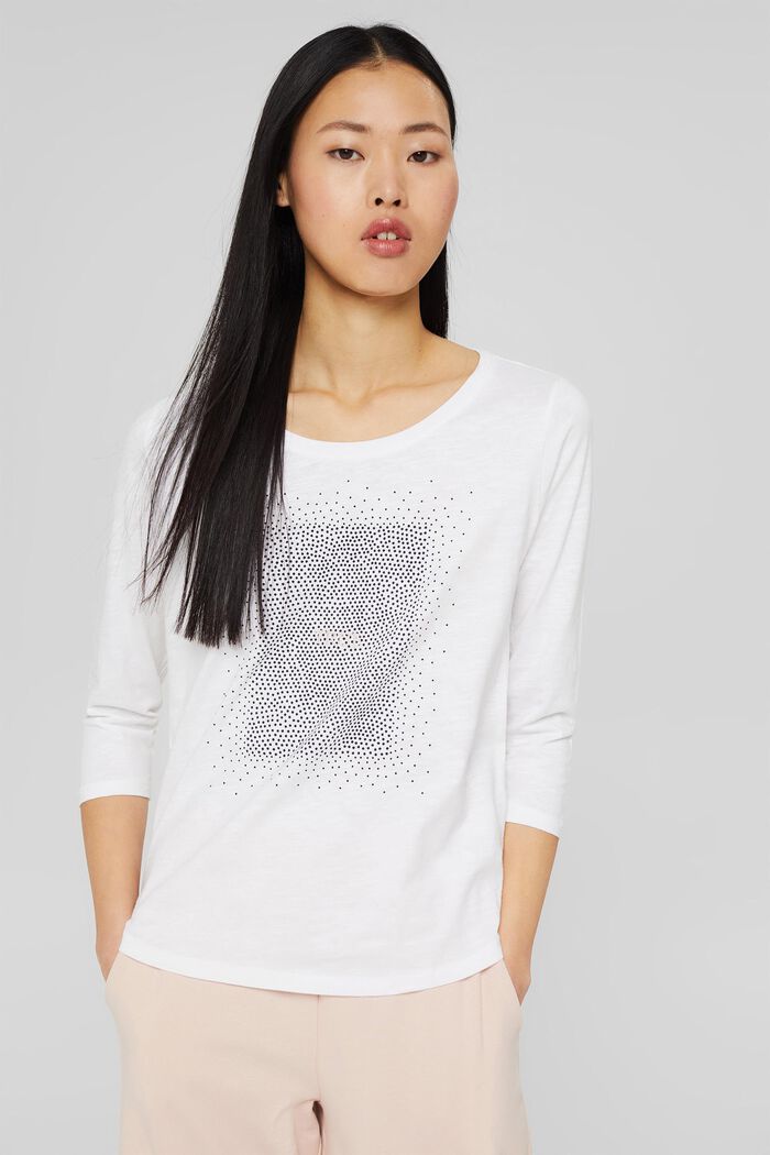 Top with 3/4-length sleeves and print
