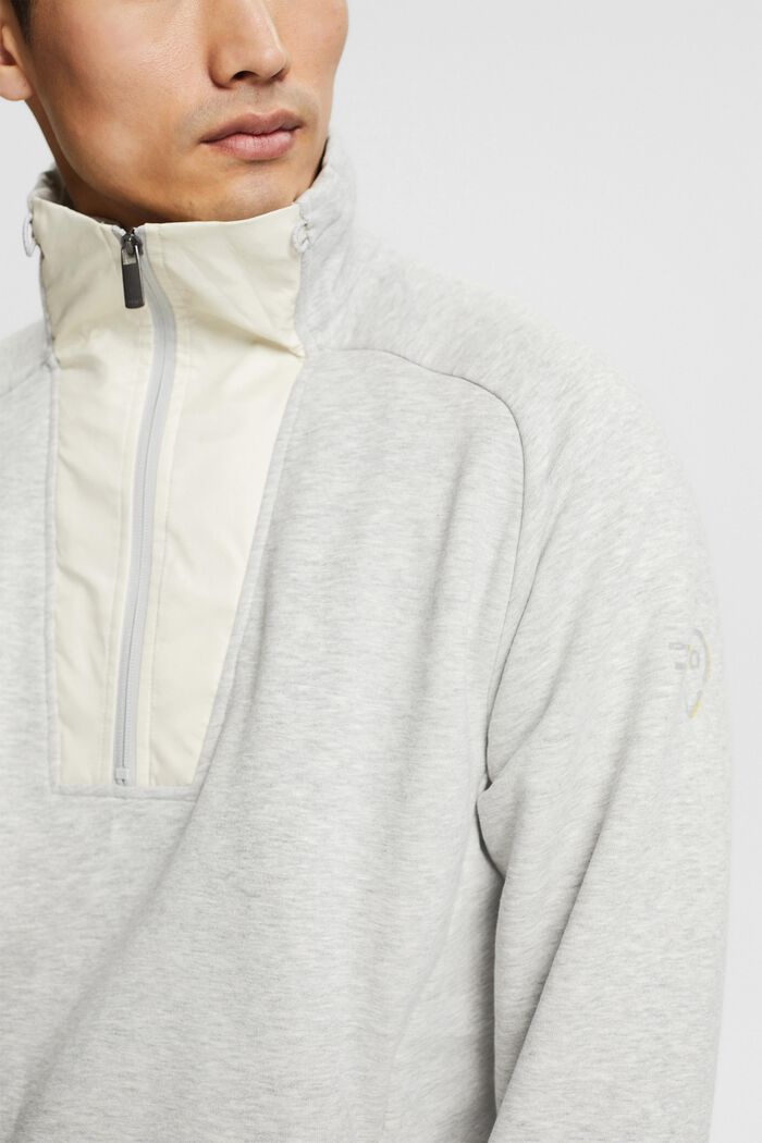 Made of recycled material: Zip-neck sweatshirt with a logo trim, LIGHT GREY, detail image number 7