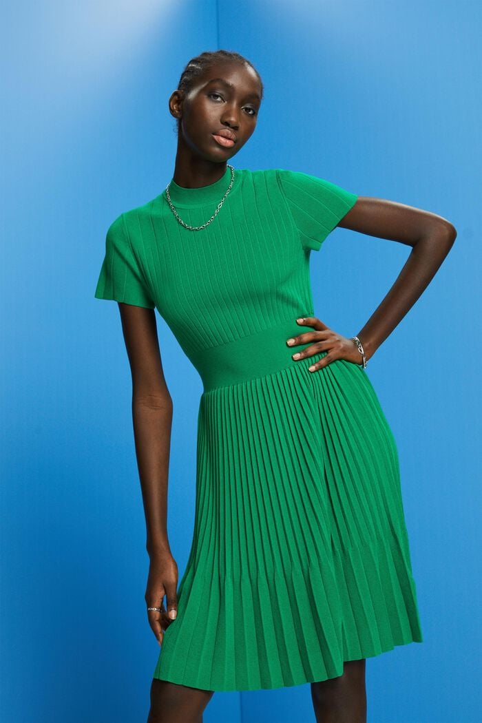 Mockneck pleated midi dress with short-sleeves, EMERALD GREEN, detail image number 0