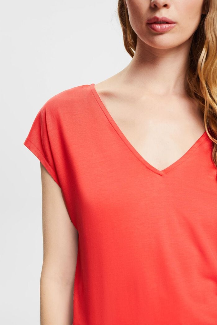 Made of TENCEL™: V-neck T-shirt, RED, detail image number 2