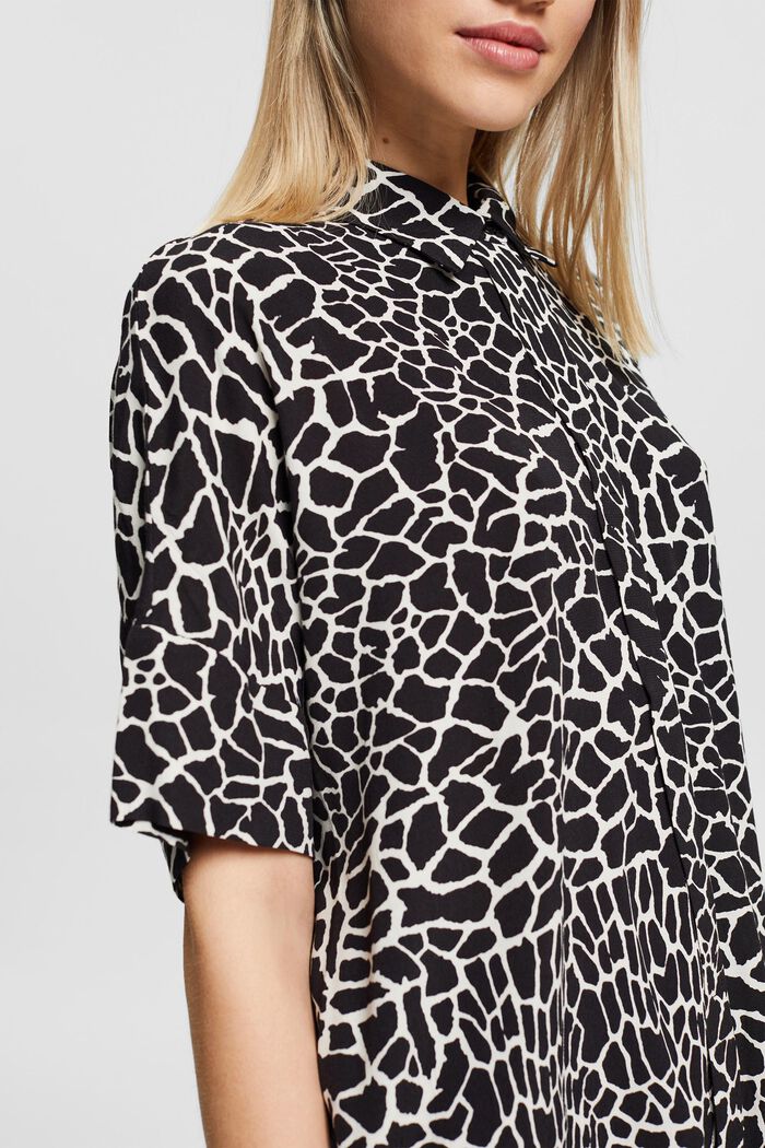 Oversized blouse with LENZING™ ECOVERO™, BLACK, detail image number 2