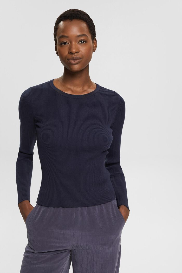 Jumper with a ribbed finish