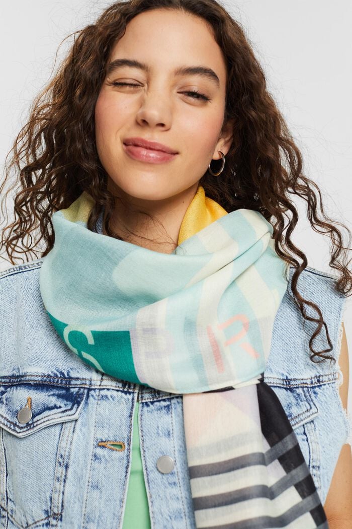 Scarf with a geometric pattern, PASTEL GREEN, overview