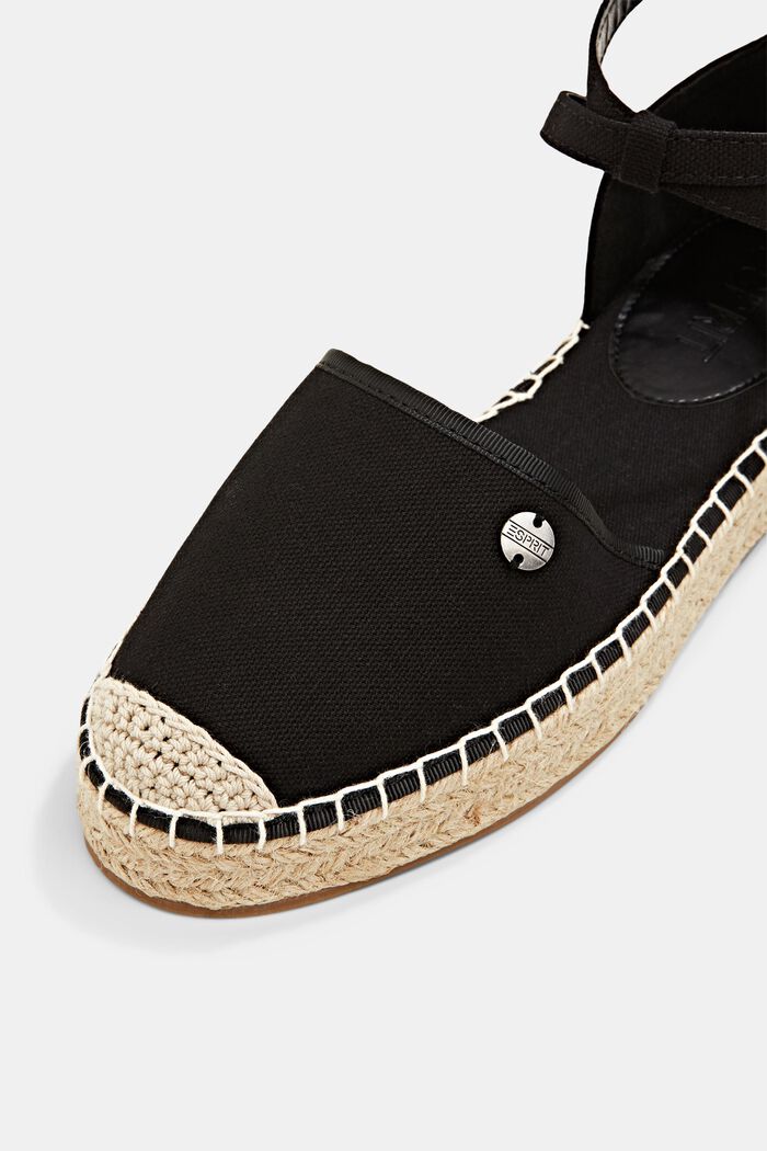 Espadrilles with straps