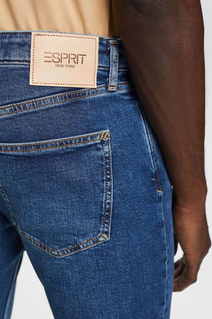 Tapered jeans with recycled cotton, BLUE MEDIUM WASHED, detail image number 4