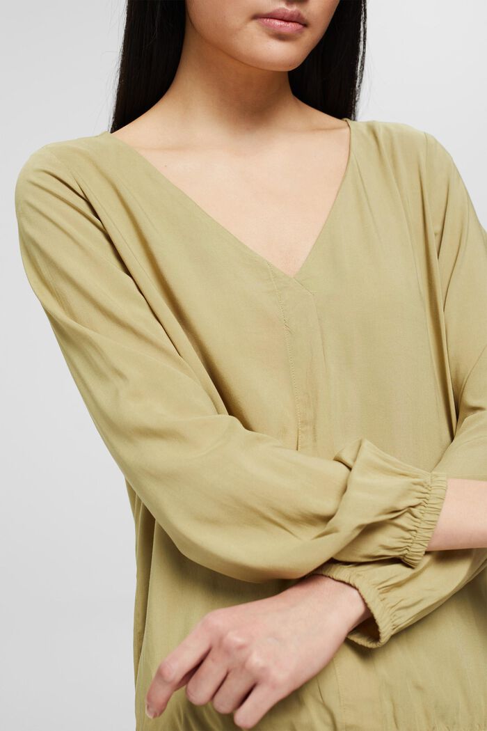 V-neck blouse made of LENZING™ ECOVERO™, LEAF GREEN, detail image number 2