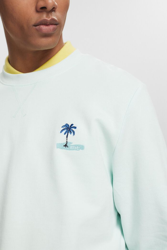 Sweatshirt with a small embroidered motif, LIGHT AQUA GREEN, detail image number 2