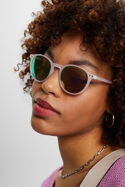 Unisex sunglasses with mirrored lenses