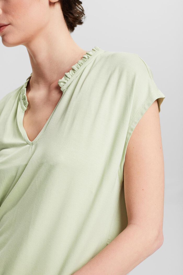 T-shirt with frill details, LENZING™ ECOVERO™, PASTEL GREEN, detail image number 2