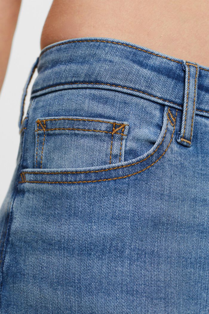 Mid-Rise Capri Jeans, BLUE LIGHT WASHED, detail image number 4