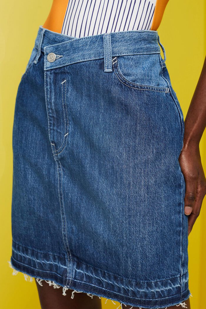 Jeans mini skirt with an asymmetric hem, BLUE LIGHT WASHED, detail image number 2