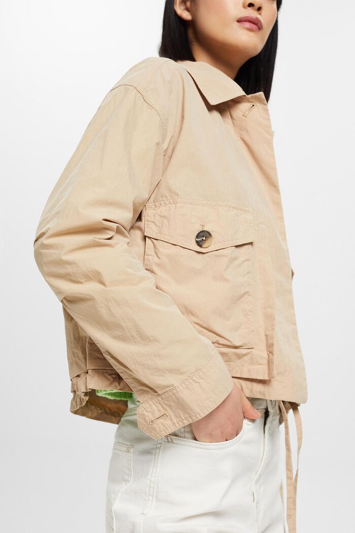 Short lightweight jacket, SAND, detail image number 2