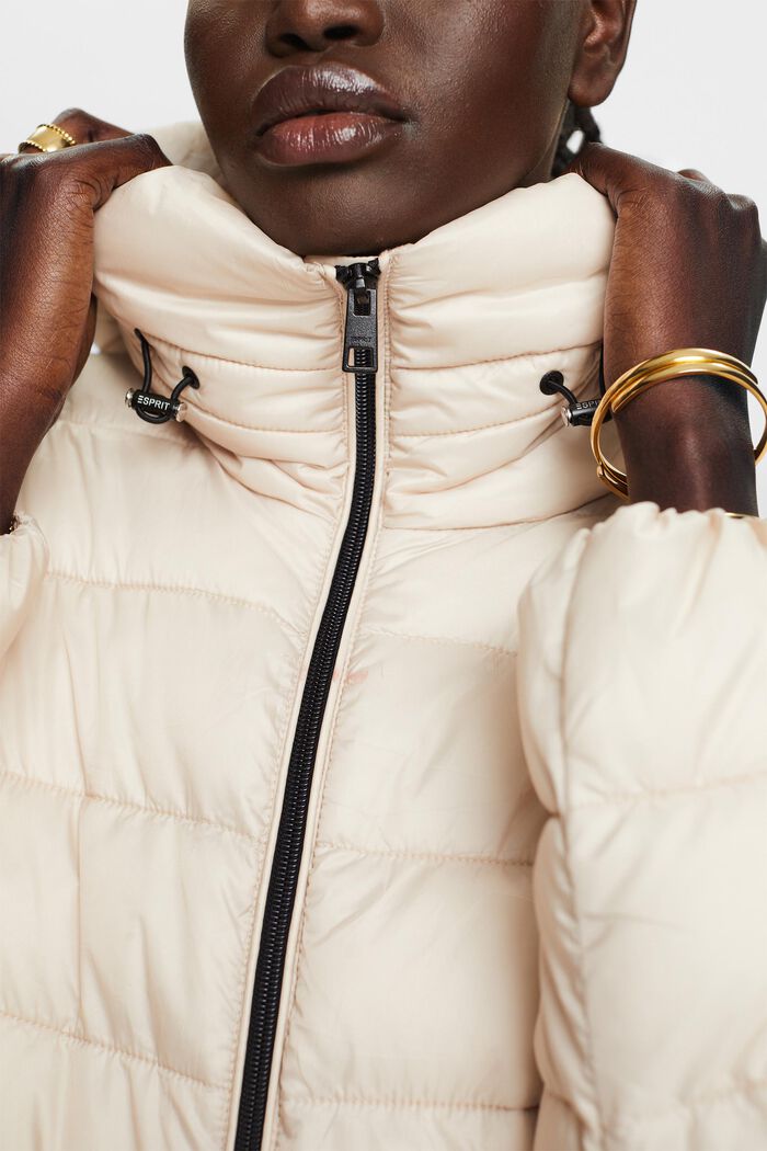 Recycled: puffer coat with a hood, CREAM BEIGE, detail image number 2
